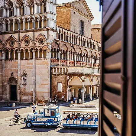 Apartment Primeloft Cathedral - Exclusive Suite- 1-7 Persone Ferrara