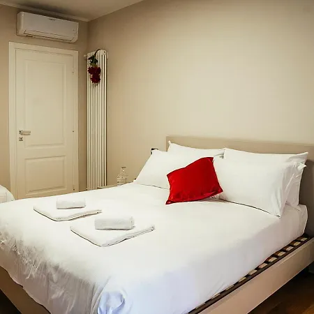 Apartment Primeloft Cathedral - Exclusive Suite- 1-7 Persone Ferrara